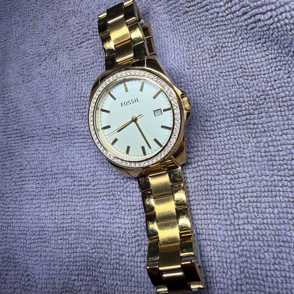 Fossil Gold Tone Crystal Bezel Watch With White Dial Fossil Gold Tone Crystal Bezel Watch With White Dial